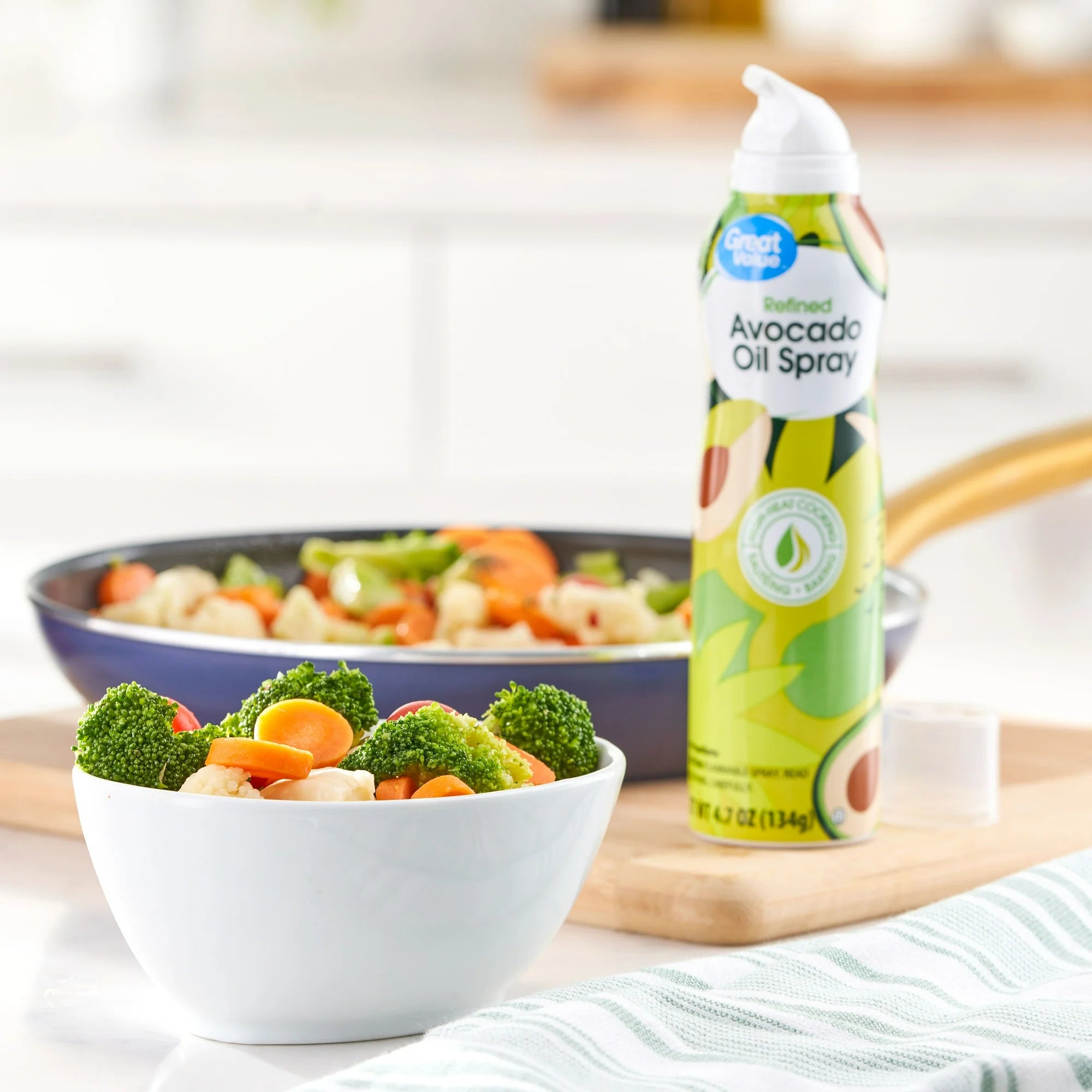 Great Value 100% Pure Avocado Oil Cooking Spray, 4.7 oz, Metal Bottle, Shelf Stable/ Ambient