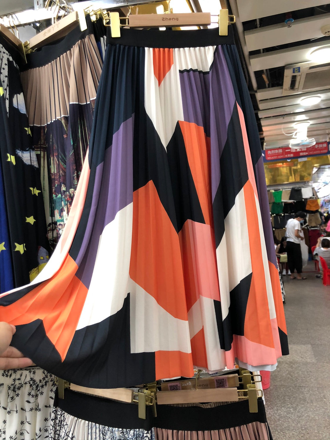 Fashion Retro Contrast Color Mid Length Long Length Pleated Skirt