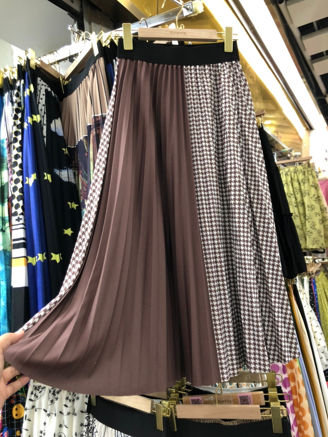 Fashion Retro Contrast Color Mid Length Long Length Pleated Skirt