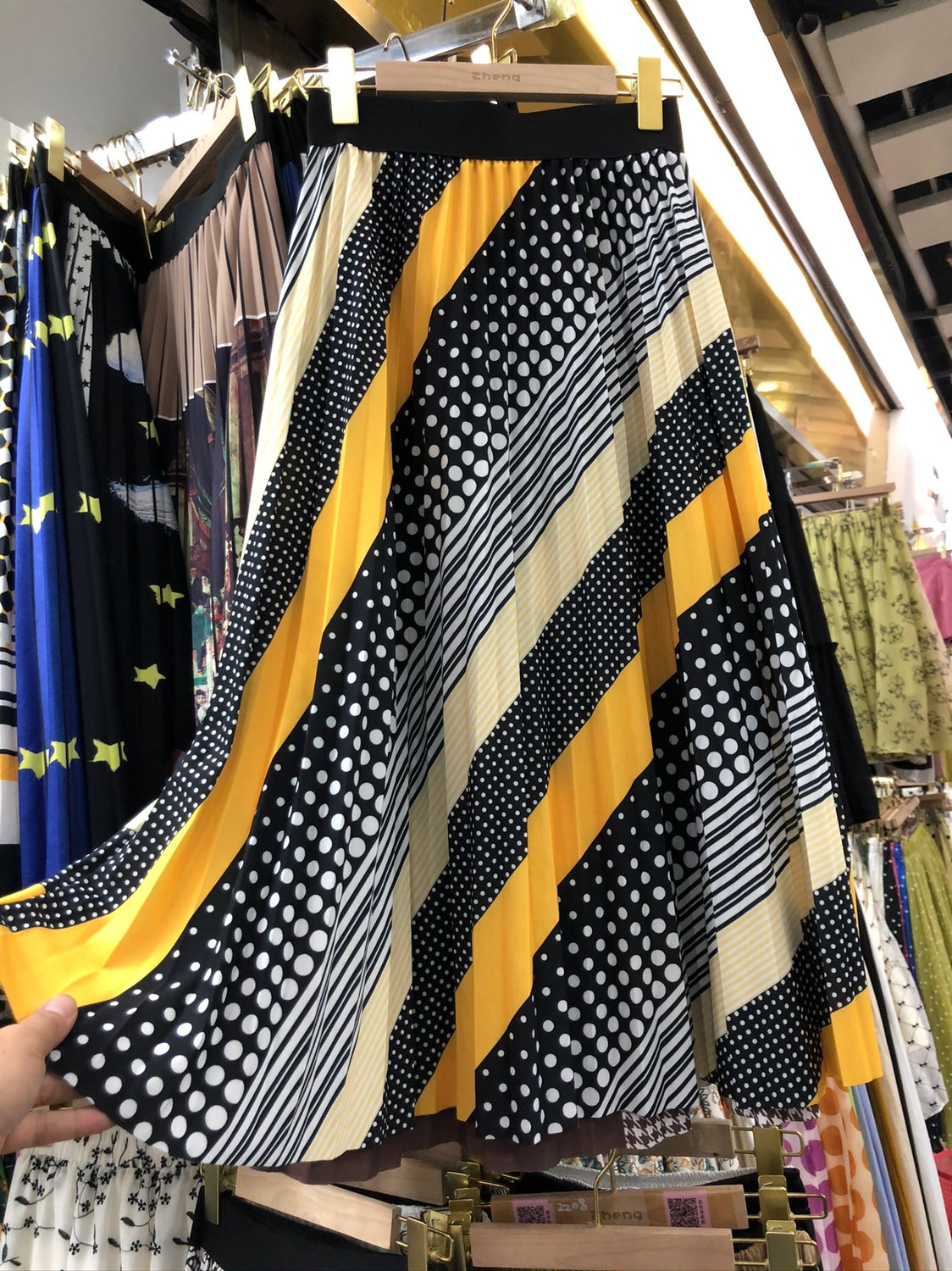 Fashion Retro Contrast Color Mid Length Long Length Pleated Skirt