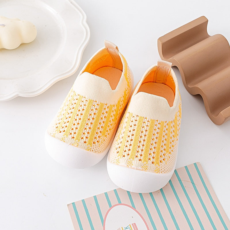 Spring Popular New Baby Shoes Mesh Knit Breathable Kid Girls Boys 0-3T Summer Slip-On Casual Sneakers Toddler Non-Skid Prewalker