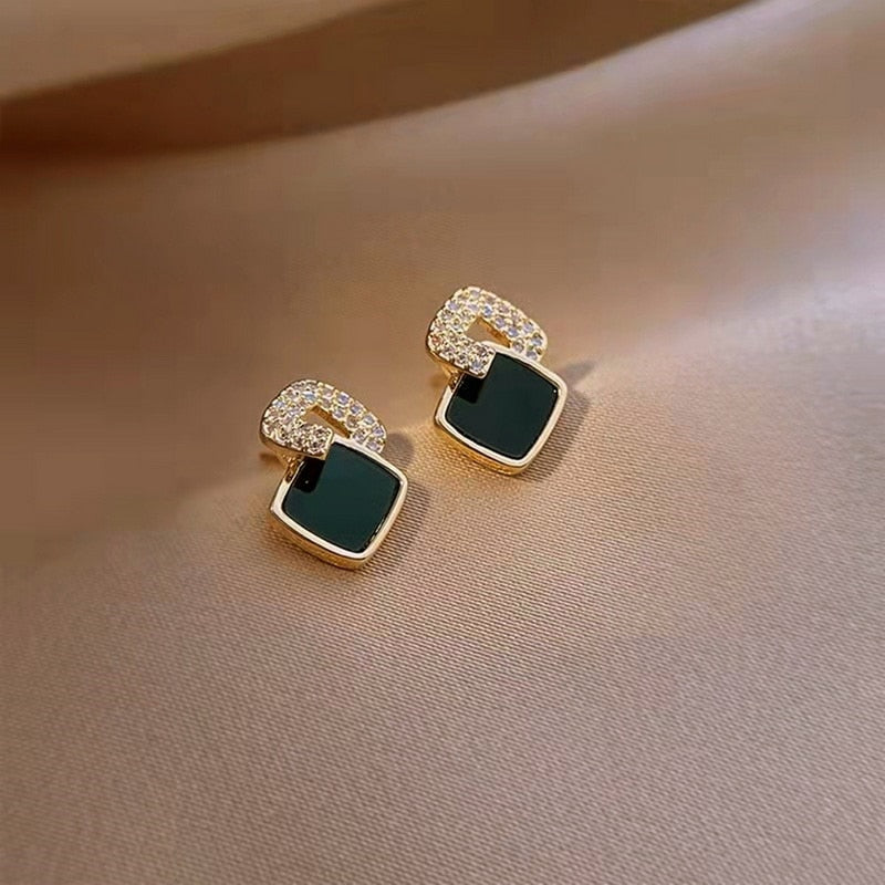 Korean Style Zircon Black Resin Rhombus Ear Studs for Women Elegant Geometric Earrings Jewelry Fashion Earrings Gifts