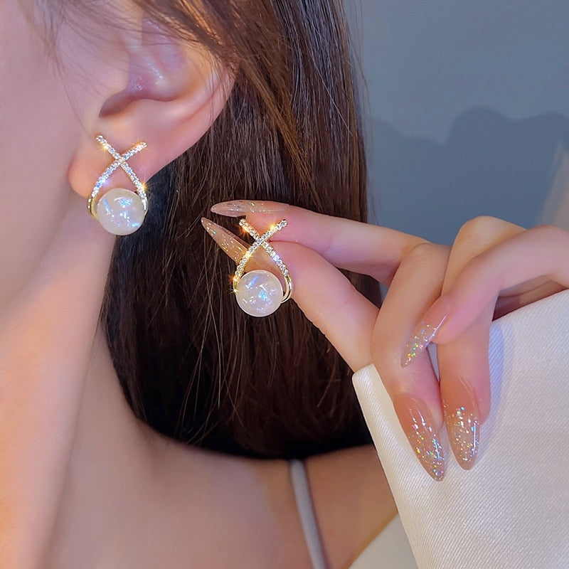 Korean Crystal Earrings Metal Pearl Ear Clips For Women Fashion Ear Claw Earring Girls Elegant Trendy Jewelry Party Gift