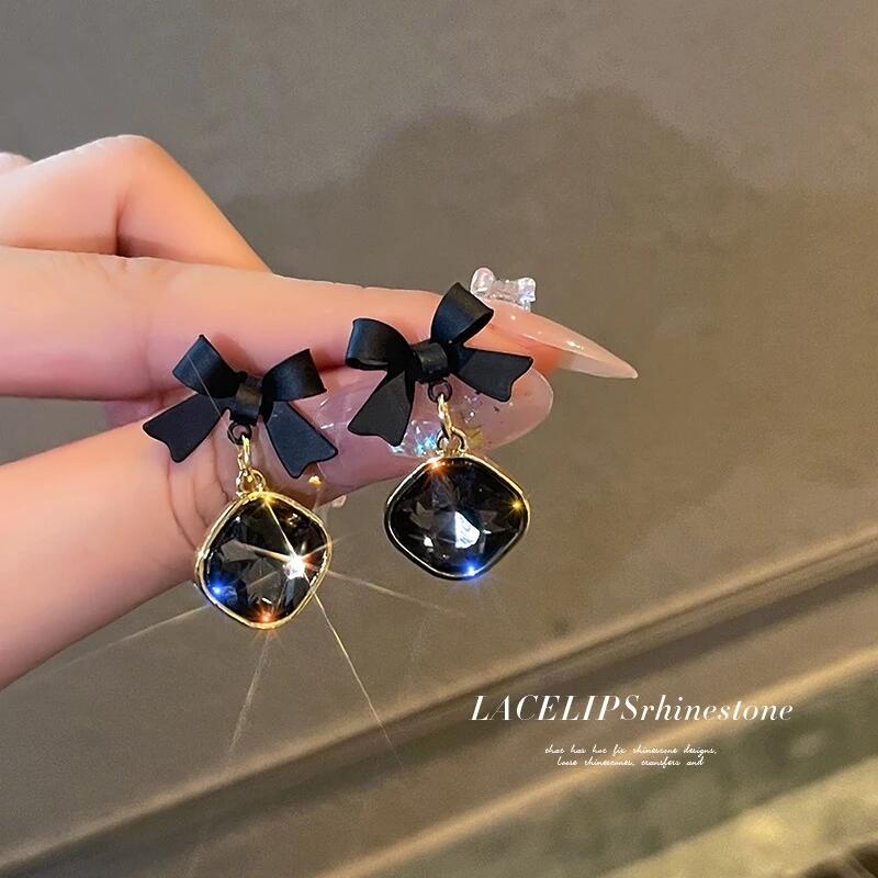Fashion Cross Stud Earrings For Women Girls Korean Style Elegant Crystal Jewelry Ear Rings Fishtail Lady Earrings Gift