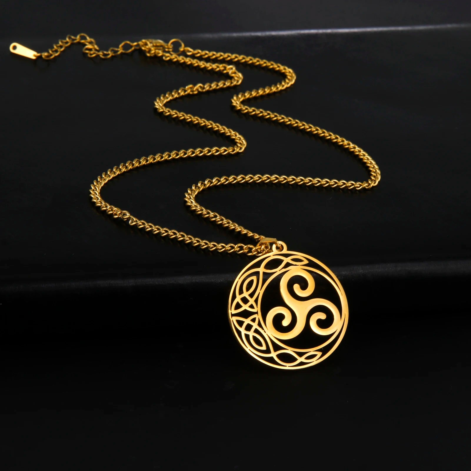 Viking Celtic Moon Pendant - Jeglowstore