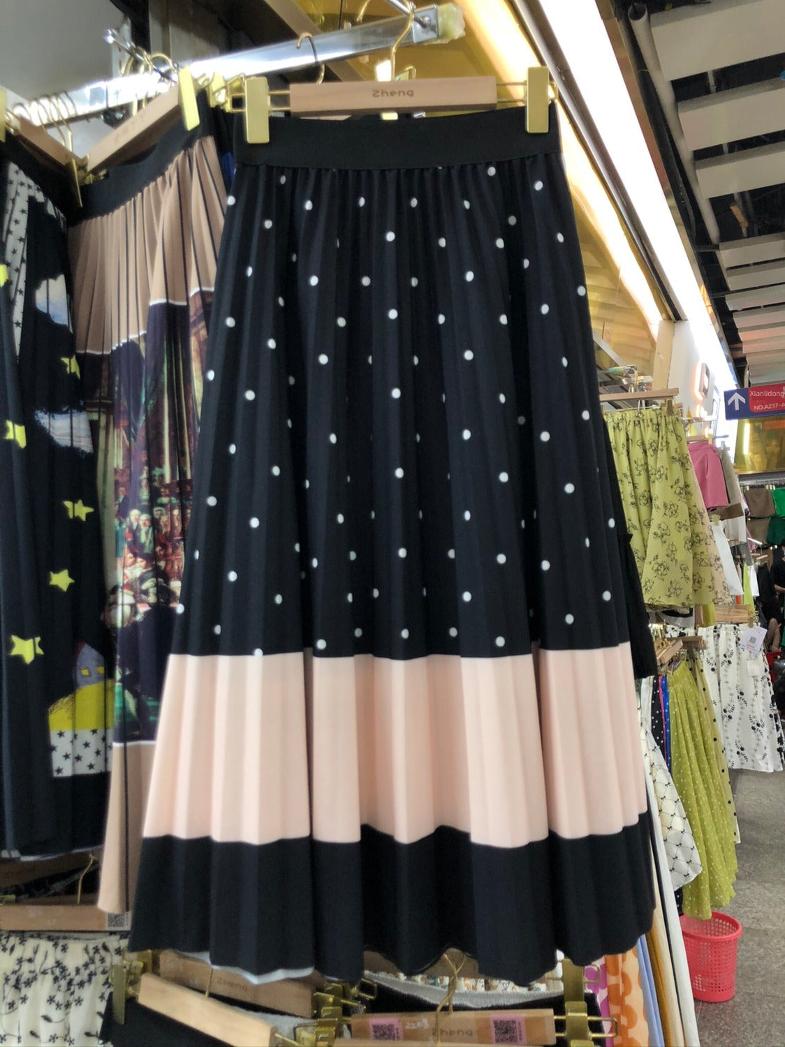 Fashion Retro Contrast Color Mid Length Long Length Pleated Skirt