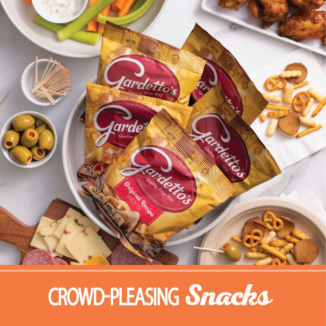 Gardetto's Snack Mix, Aged Cheddar, Family Size Pub and Party Mix, 14.5 oz Bag