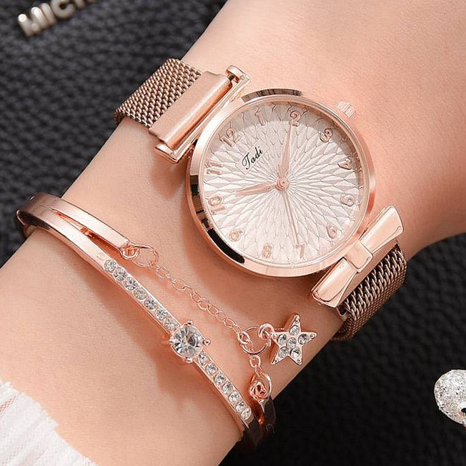 Luxury Women Bracelet Quartz Magnetic Watch