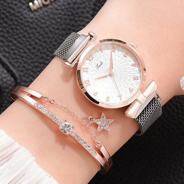 Luxury Women Bracelet Quartz Magnetic Watch