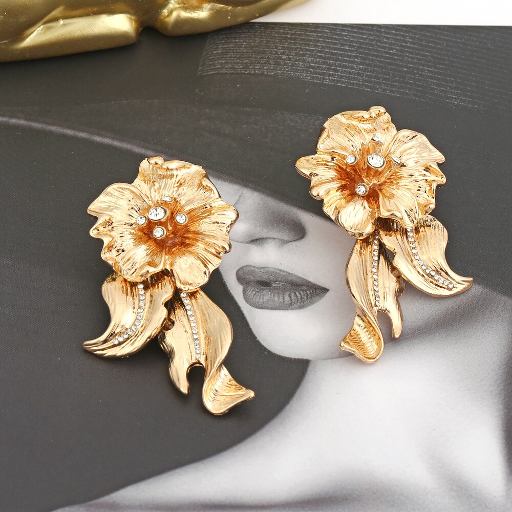 Retro Golden Metal Leaf Stud Earrings