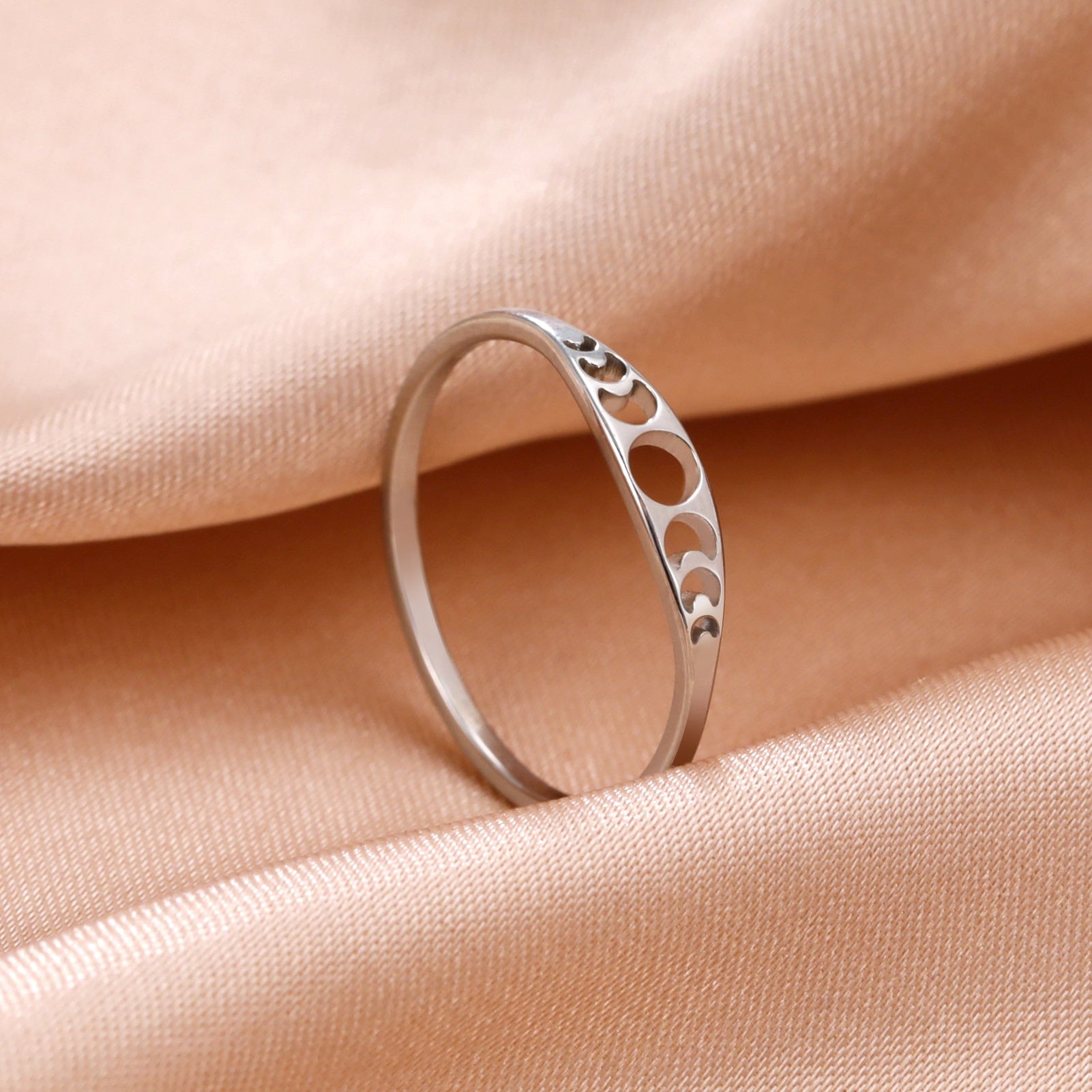 Skyrim Moon Phase Ring Stainless Steel Crescent Moon Women Rings 2023 Witch Amulet Jewelry Gift for Lover Friends Wholesale