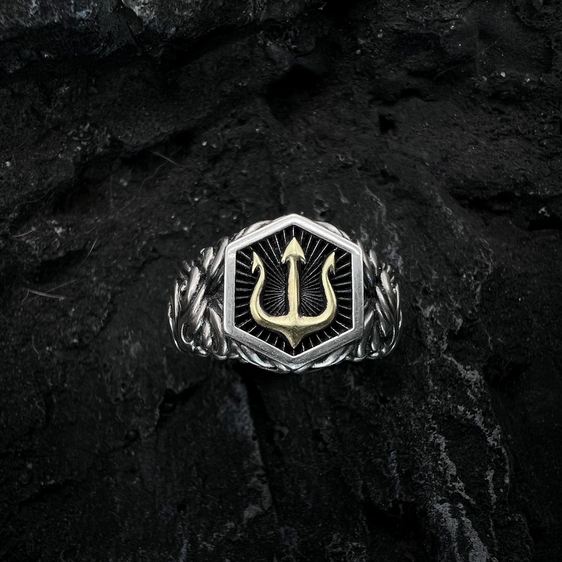 Creative Personality Design Poseidon Trident Ring