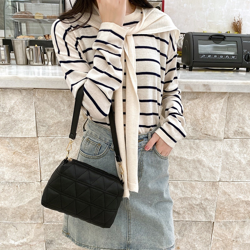 Leisure Embroidered Rhombic Chain Bag