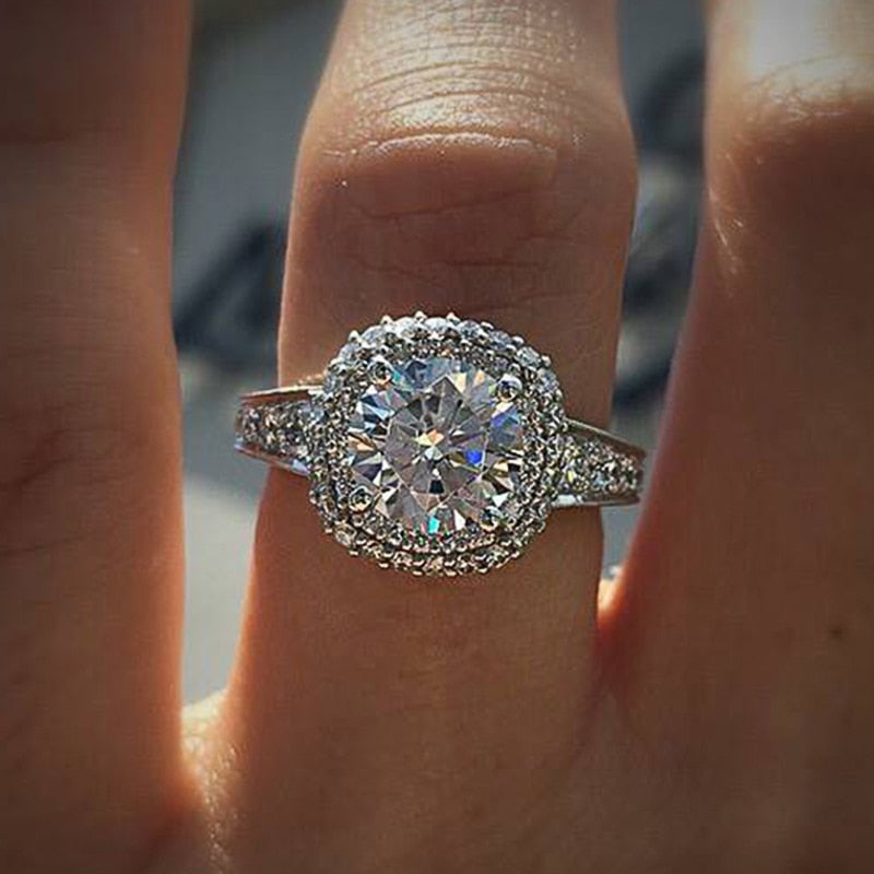 Huitan Trendy Brilliant Cubic Zirconia Ring