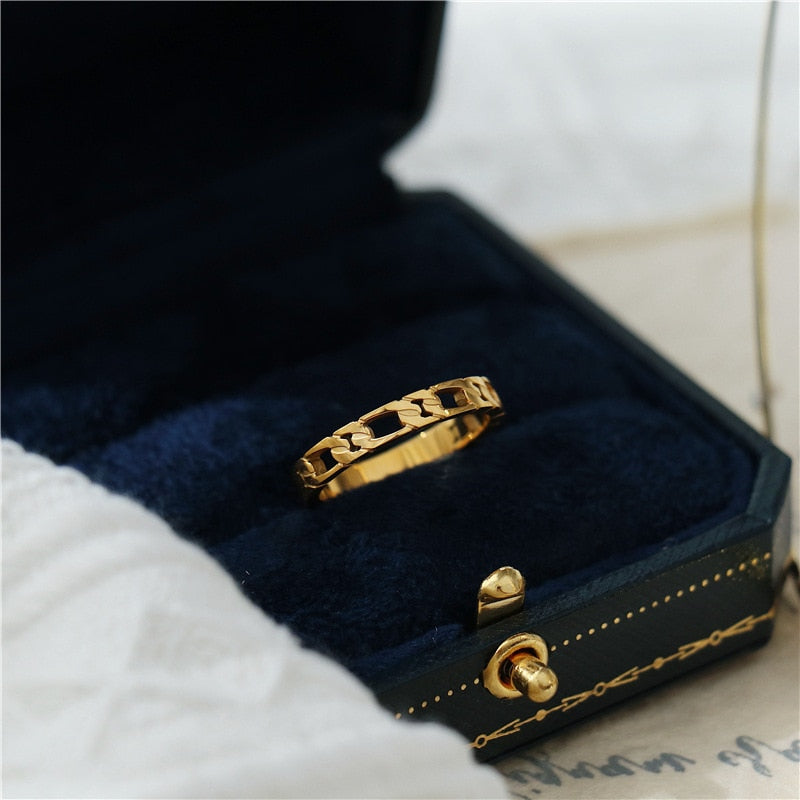 Brazil Retro French Hollow Out Chain Winding Titanium Steel Ring