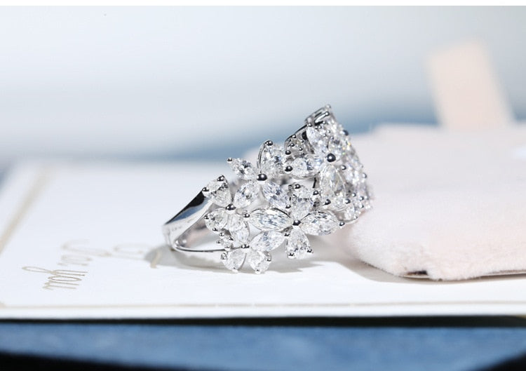 925 Silver Petal Rotating Natural Zircon Ring