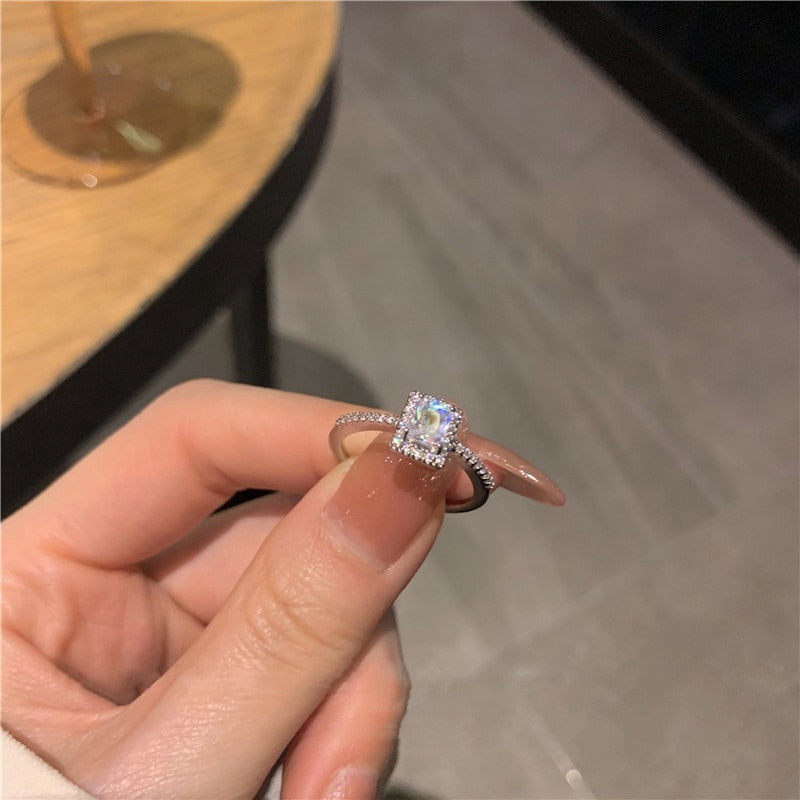 Luxury Classic Moissanite Wedding Engagement Ring