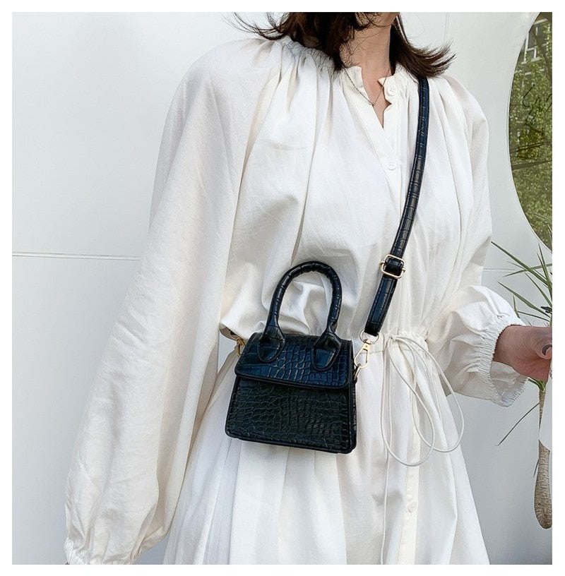 Mini Crocodile Pattern Flip Messenger Crossbody Bag