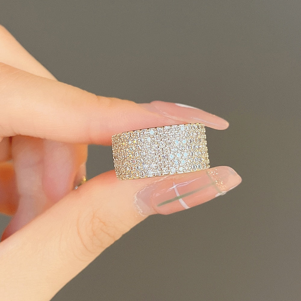 Huitan Paved CZ High Quality Silver Color Female Ring