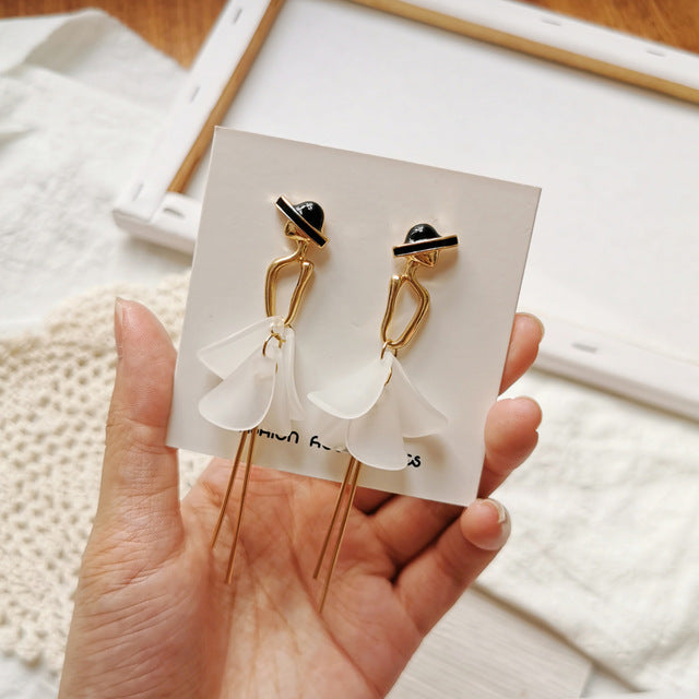 Fashion Trendy earrings flowers stud earrings for women Vintage creative temperament contracted woman stud earrings fine jewelry - Shopeasywear