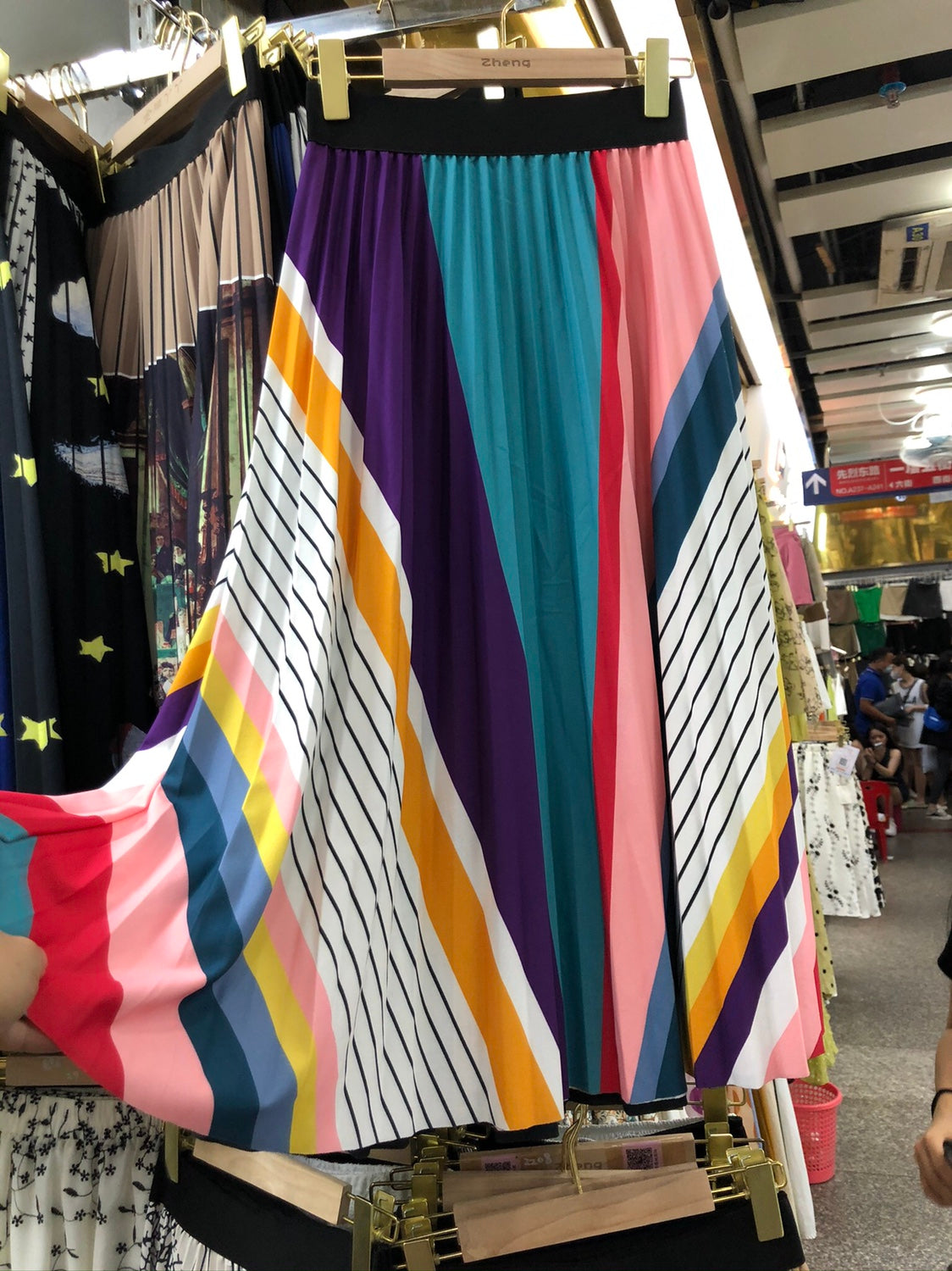 Fashion Retro Contrast Color Mid Length Long Length Pleated Skirt