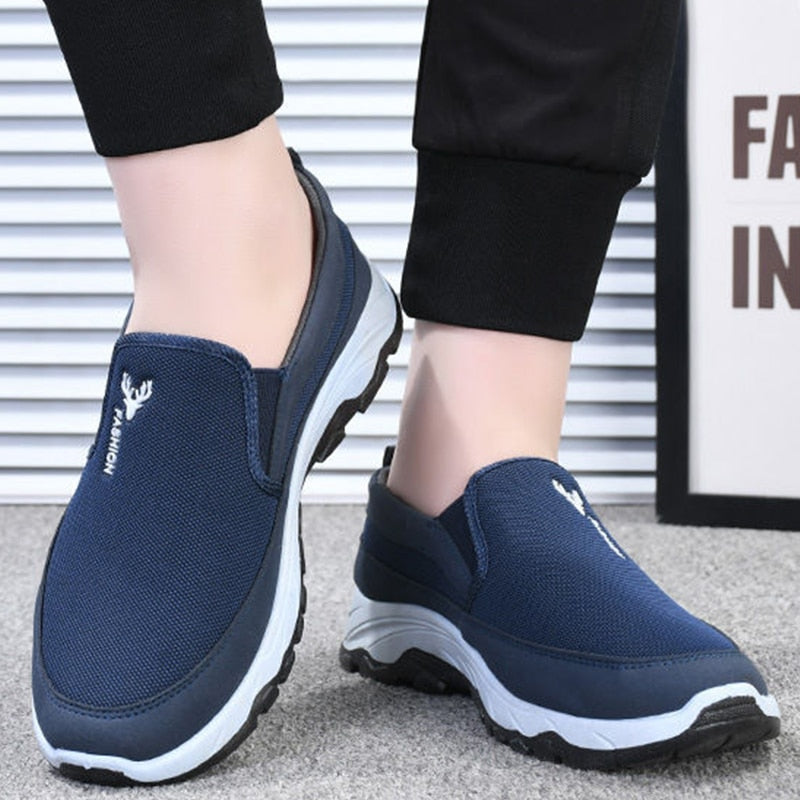 Tennis Men Shoes Breathable Soft Bottom Non -Slip Casual Shoes Comfortable Slip-On Walking Male Vulcanized Shoes Solid Zapatos