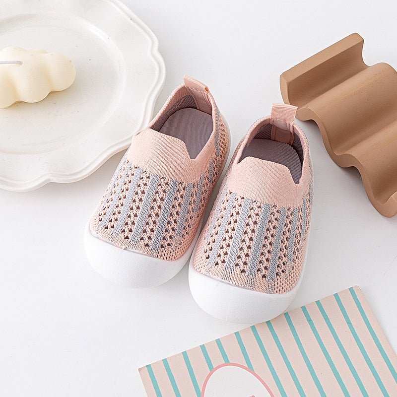 Spring Popular New Baby Shoes Mesh Knit Breathable Kid Girls Boys 0-3T Summer Slip-On Casual Sneakers Toddler Non-Skid Prewalker