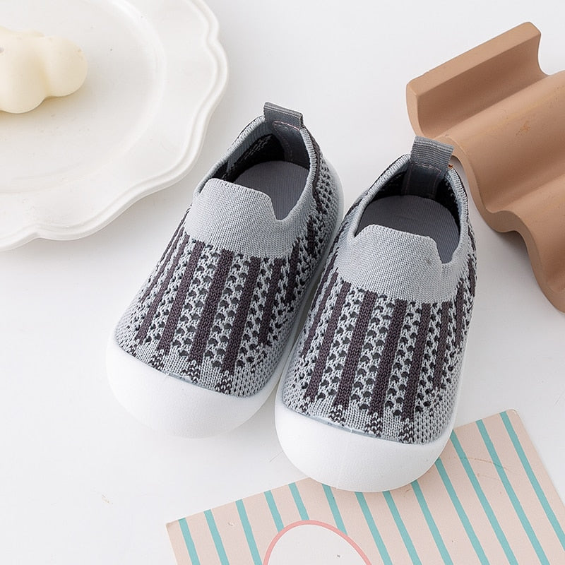 Spring Popular New Baby Shoes Mesh Knit Breathable Kid Girls Boys 0-3T Summer Slip-On Casual Sneakers Toddler Non-Skid Prewalker