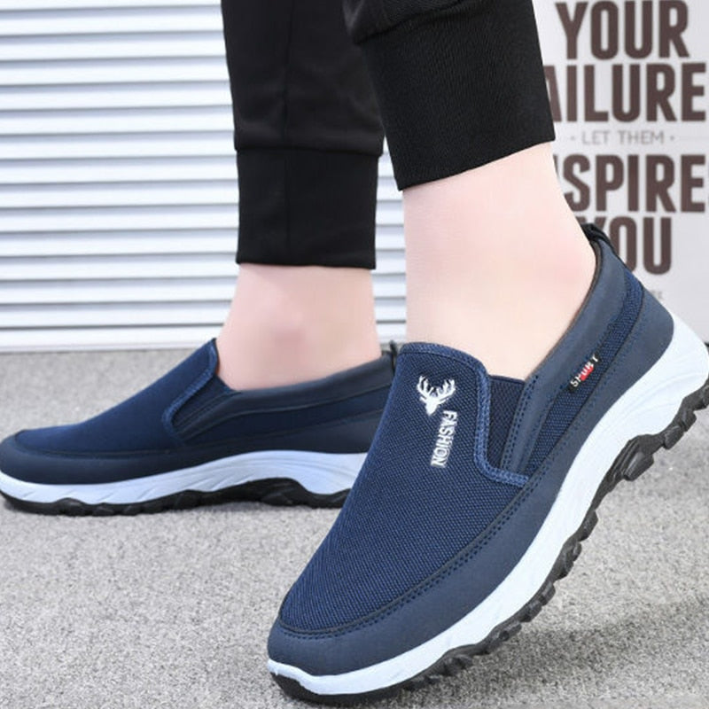 Tennis Men Shoes Breathable Soft Bottom Non -Slip Casual Shoes Comfortable Slip-On Walking Male Vulcanized Shoes Solid Zapatos