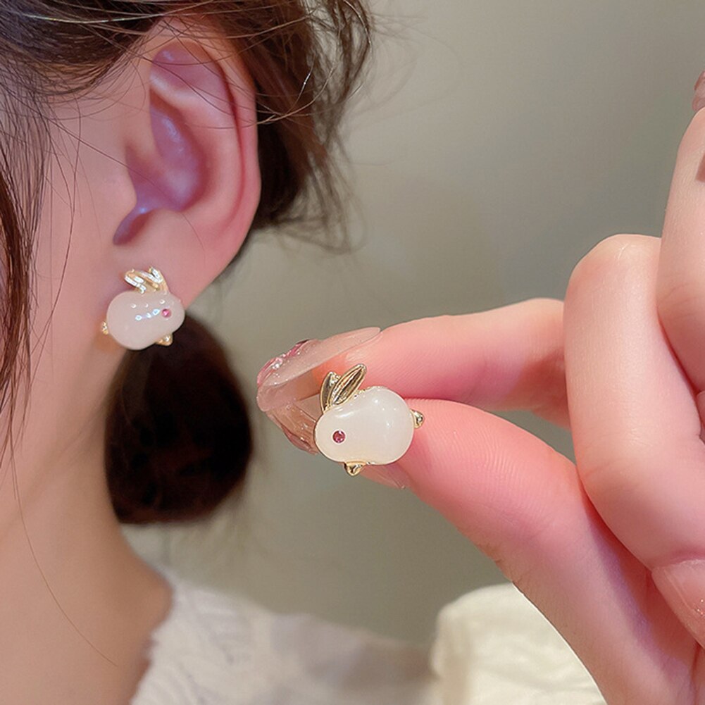 Cute Fairy Tales Animal Rabbit Pearl Stud Earrings Sweet Girls Women Asymmetric Love Heart Ear Studs Jewelry