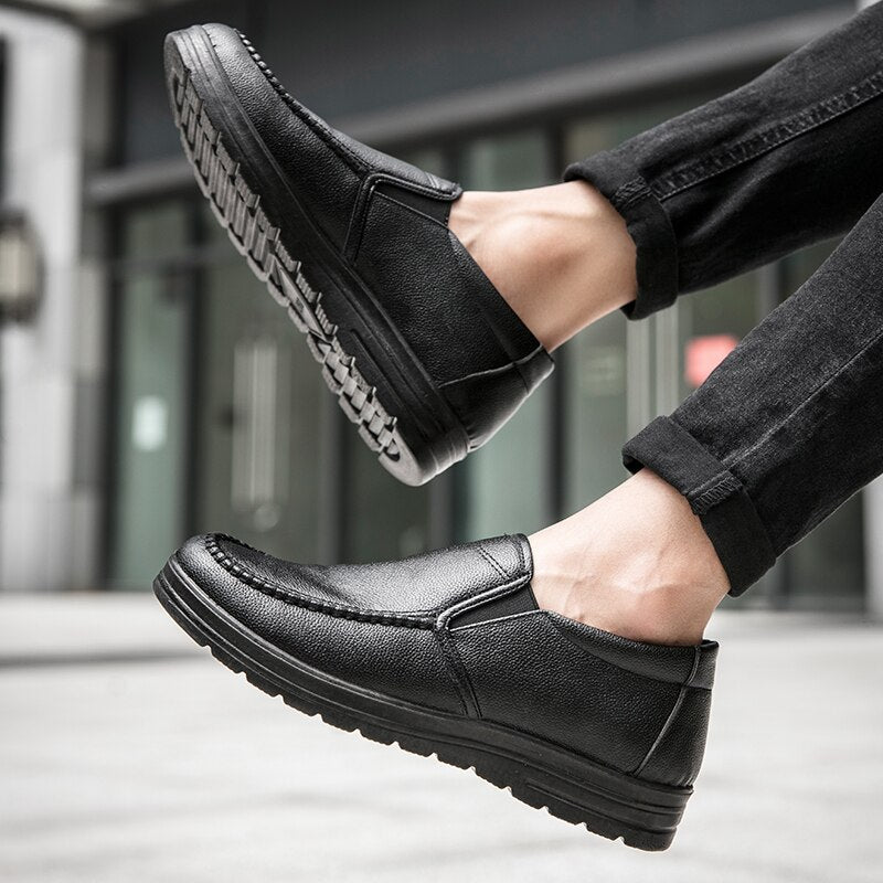 Men Loafers Light Leather Casual Shoes Male Outdoor Walking Shoes Comfortable Mens Sneakers Soft Loafers Male Shoes