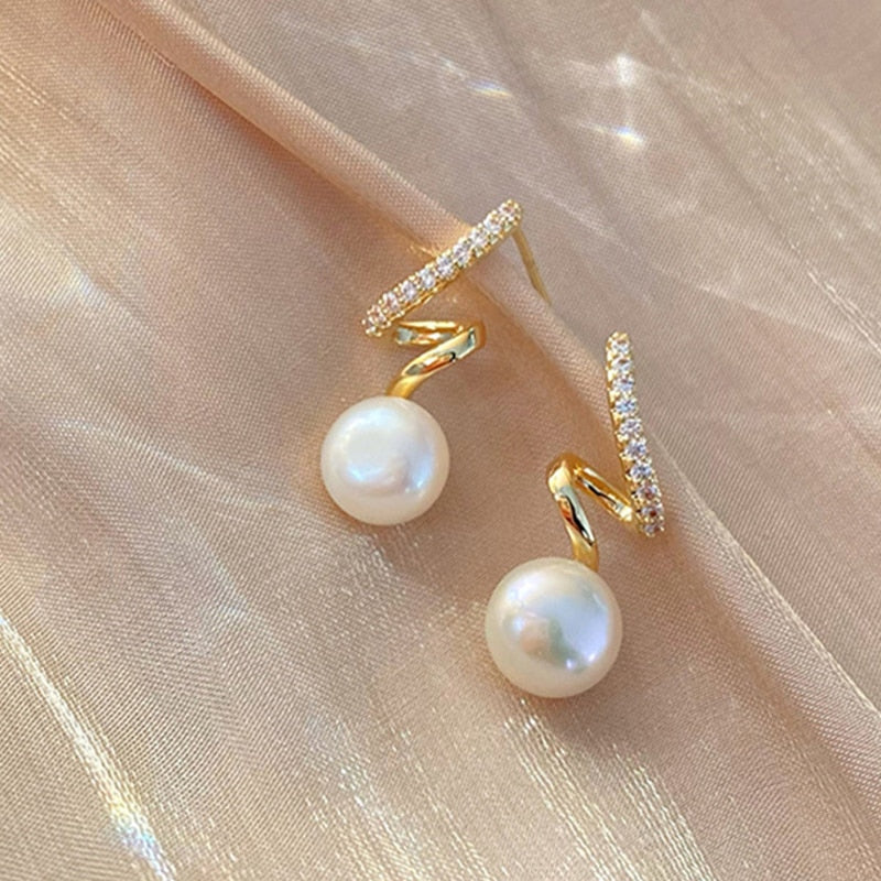 Korean Crystal Earrings Metal Pearl Ear Clips For Women Fashion Ear Claw Earring Girls Elegant Trendy Jewelry Party Gift
