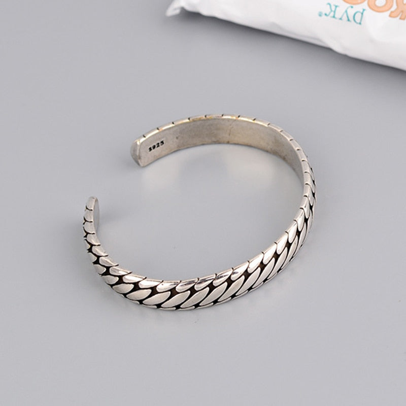 MEYRROYU Personality Geometric Oval Pattern Bangle