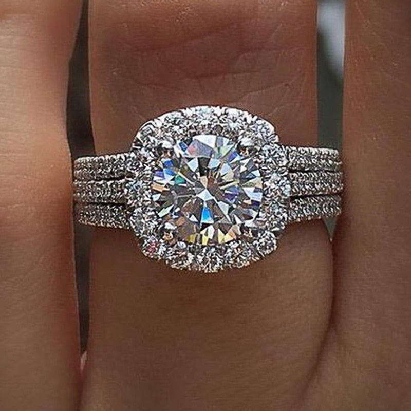 Huitan Trendy Brilliant Cubic Zirconia Ring