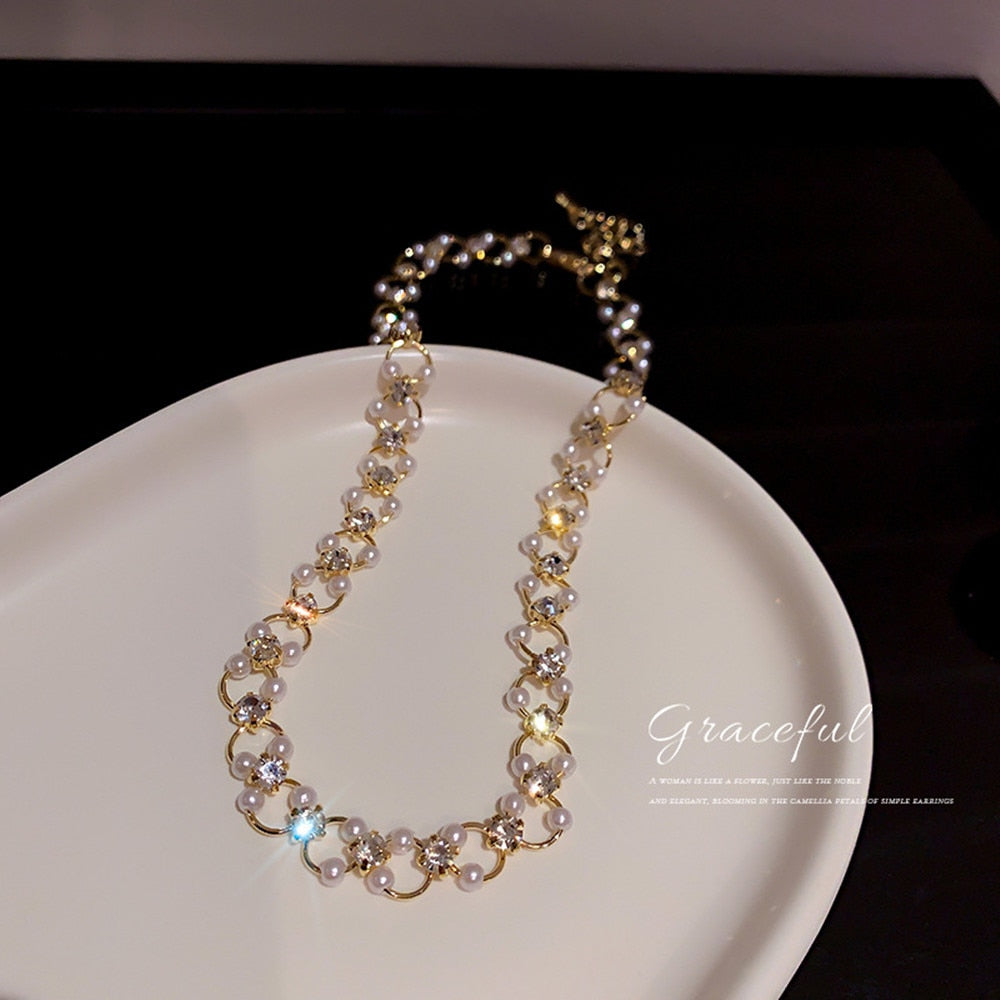 Inlaid Rhinestone Pearl Necklace