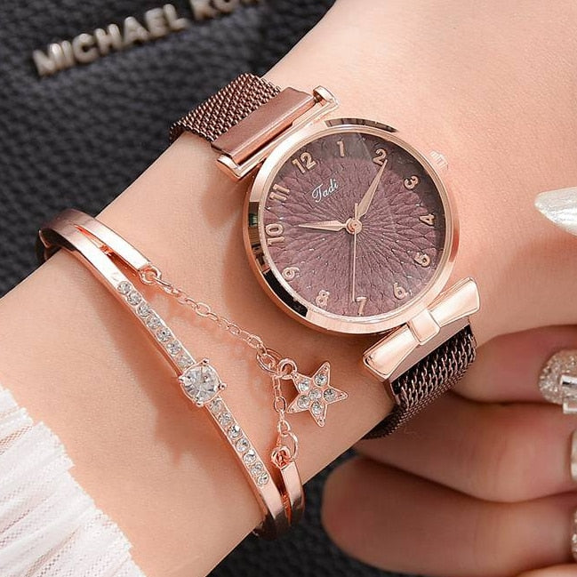 Luxury Women Bracelet Quartz Magnetic Watch