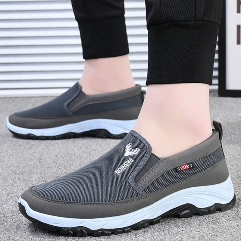 Tennis Men Shoes Breathable Soft Bottom Non -Slip Casual Shoes Comfortable Slip-On Walking Male Vulcanized Shoes Solid Zapatos
