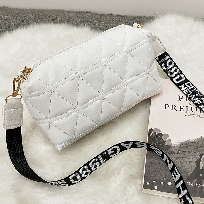 Leisure Embroidered Rhombic Chain Bag
