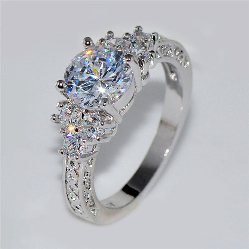 Exquisite Fashion White Zircon Crystal Ring