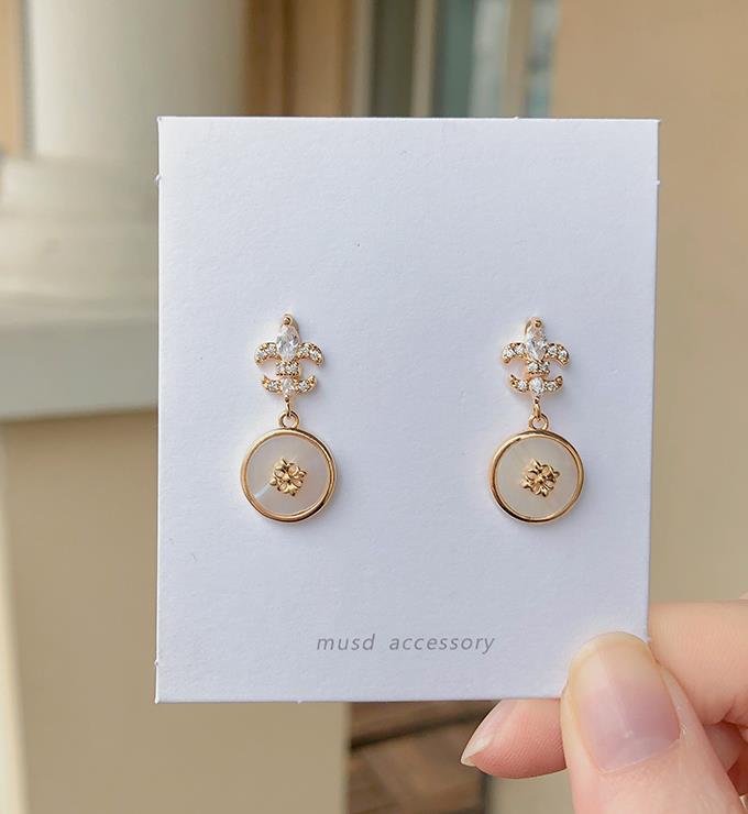 New High-quality Female Exquisite Niche Fashion Stud Earrings