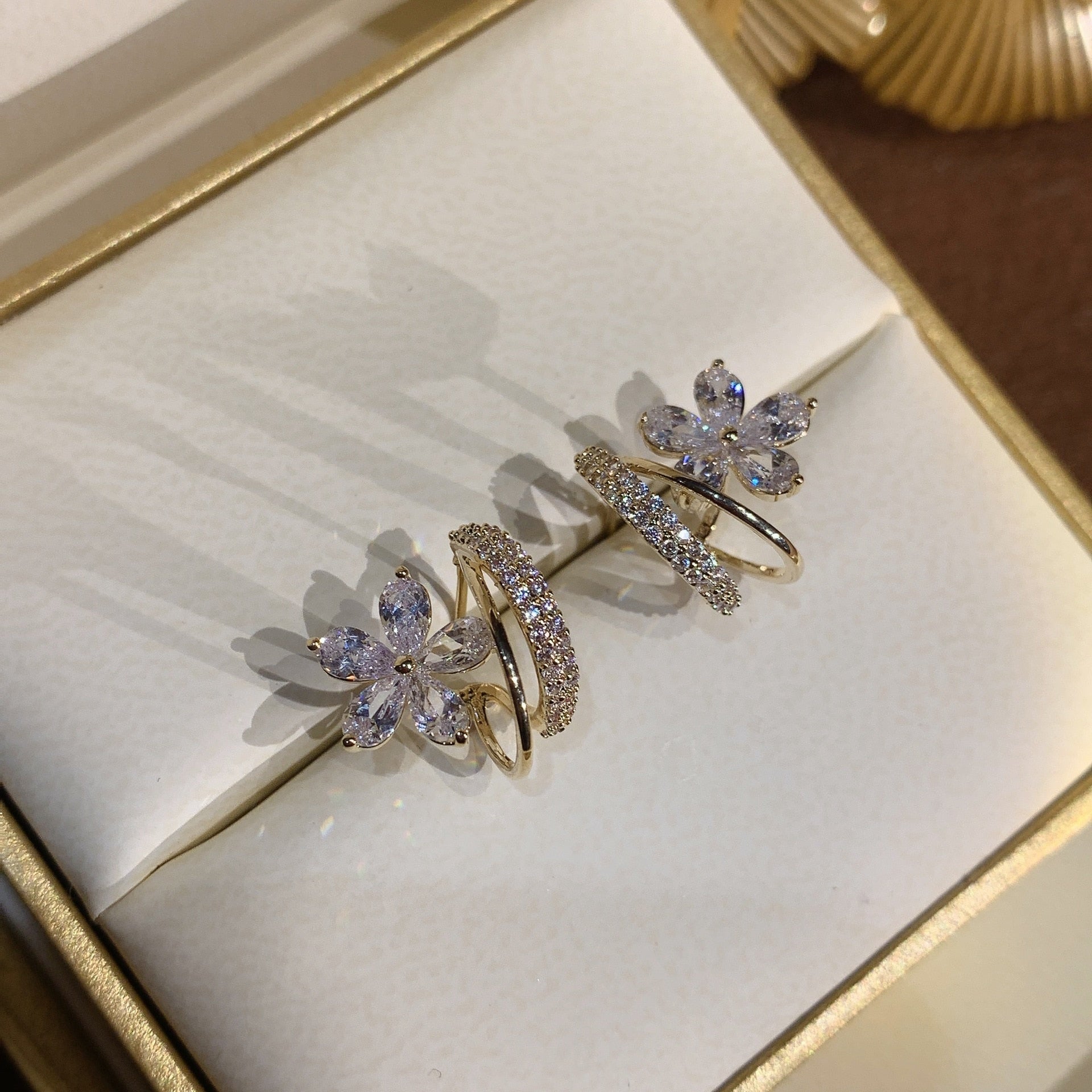 Fashion Metal Flower Pearl Cute Elegant Earrings