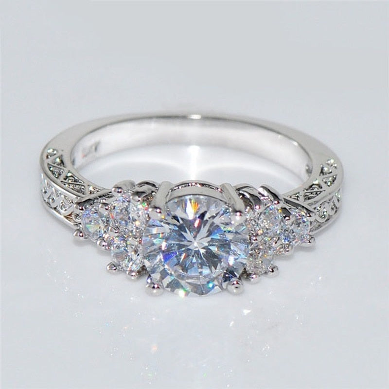 Exquisite Fashion White Zircon Crystal Ring