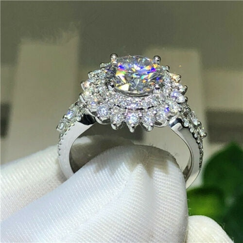 Exquisite Silver Color Cubic Zirconia Ring