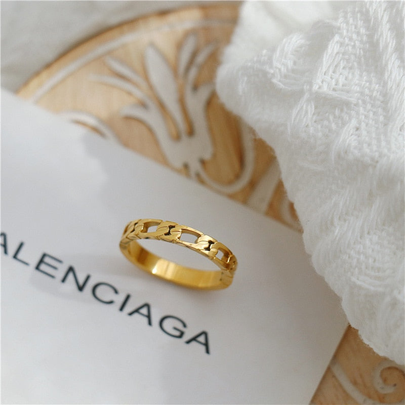 Brazil Retro French Hollow Out Chain Winding Titanium Steel Ring