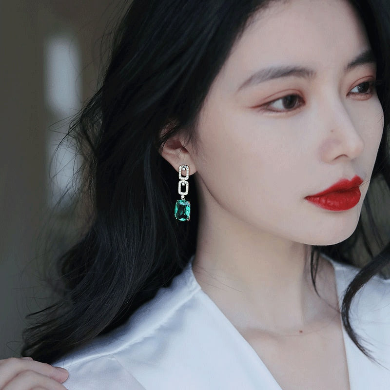 Fashion Shiny Green Rhinestone Pendant Earrings