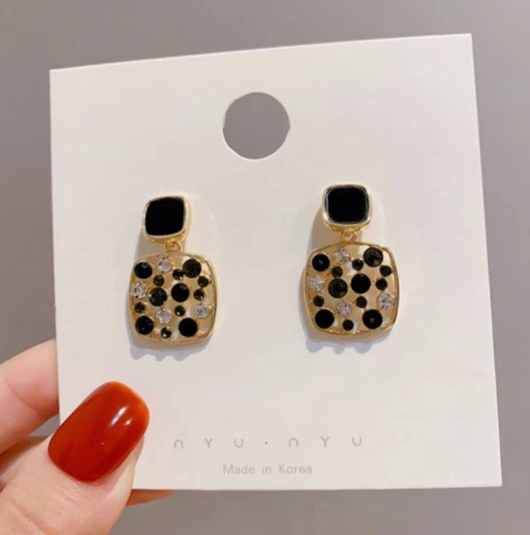 New High-quality Female Exquisite Niche Fashion Stud Earrings