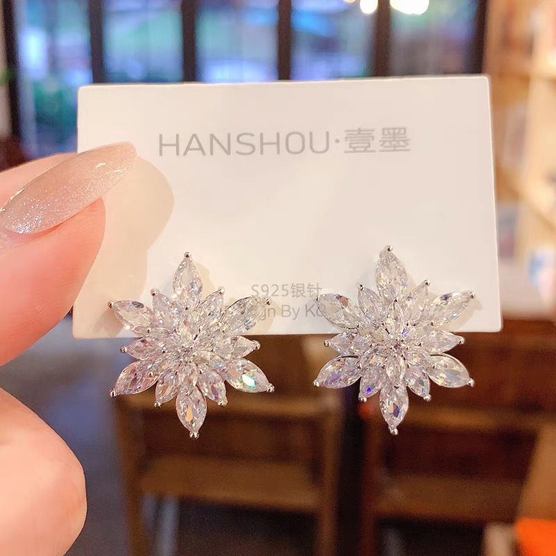 Korea New Design Luxury Zircon Flower Earrings