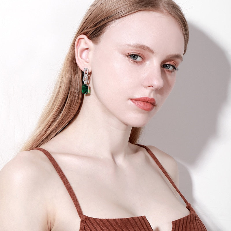 Fashion Shiny Green Rhinestone Pendant Earrings