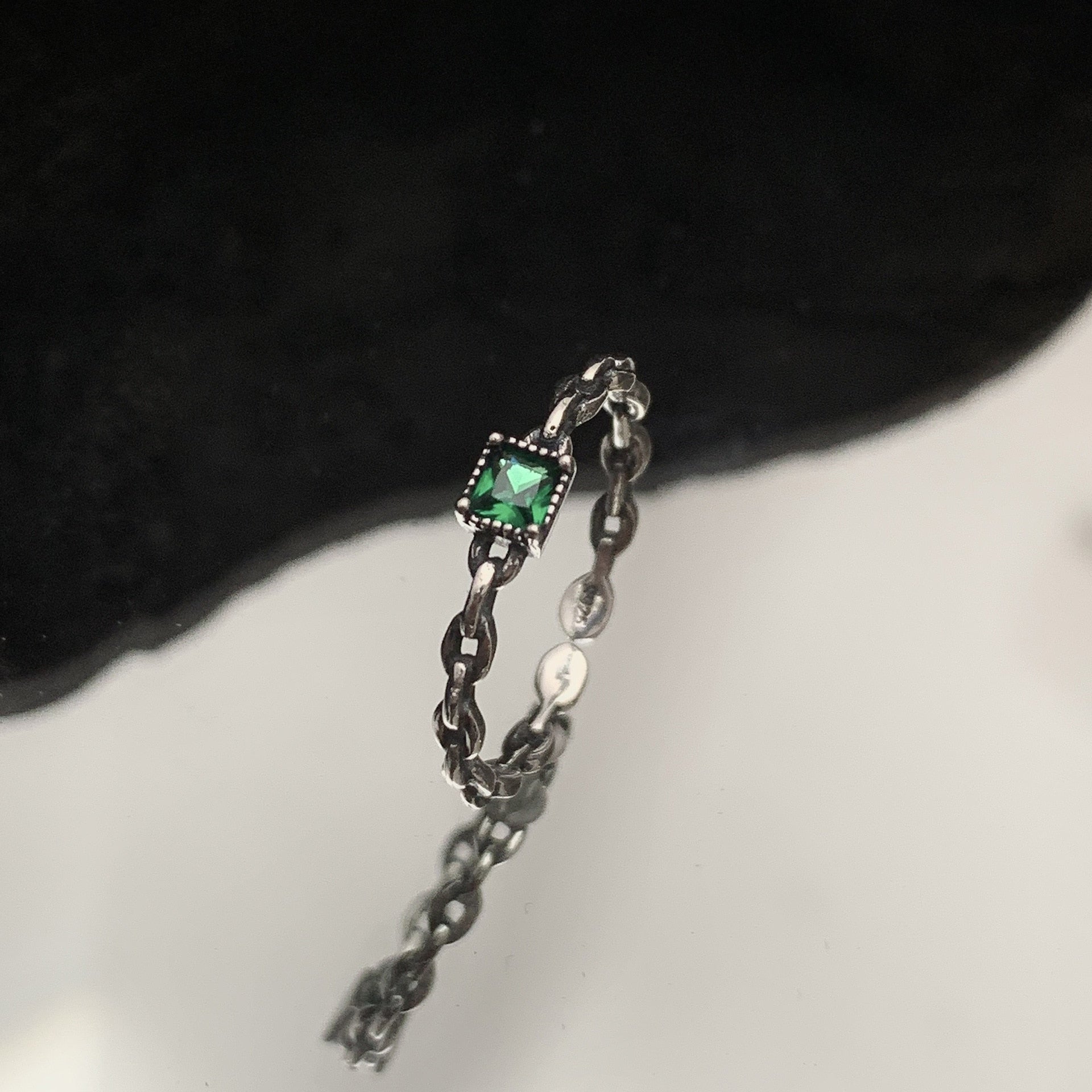 XIYANIKE 2022 New Vintage Emerald Zircon Open Cuff Finger Ring