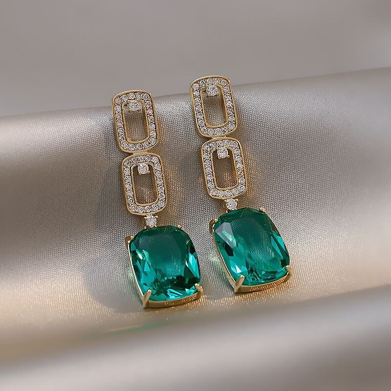 Fashion Shiny Green Rhinestone Pendant Earrings